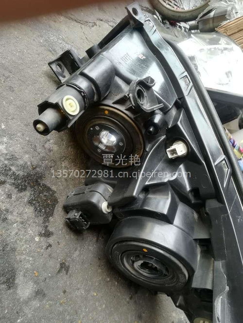 供应丰田老款RAV4大灯原装拆车件 专业渠道、透明价格与品质保障